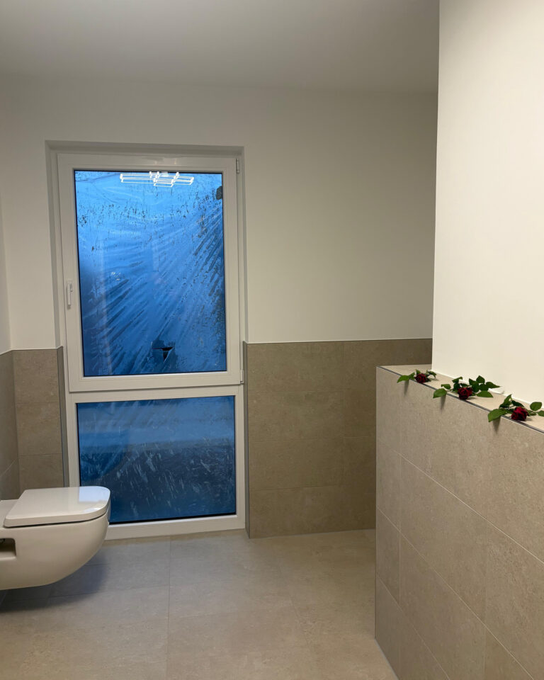 G³ Dietenheim Wohnungsübergabe Brot Salz Sekt