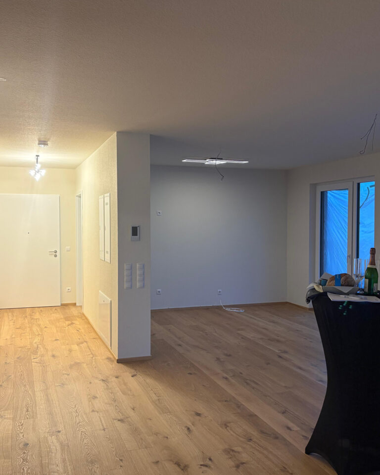 G³ Dietenheim Wohnungsübergabe Brot Salz Sekt