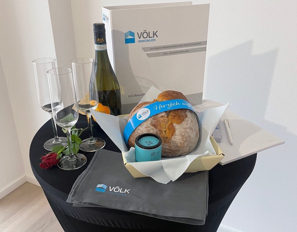 G³ Dietenheim Wohnungsübergabe Brot Salz Sekt